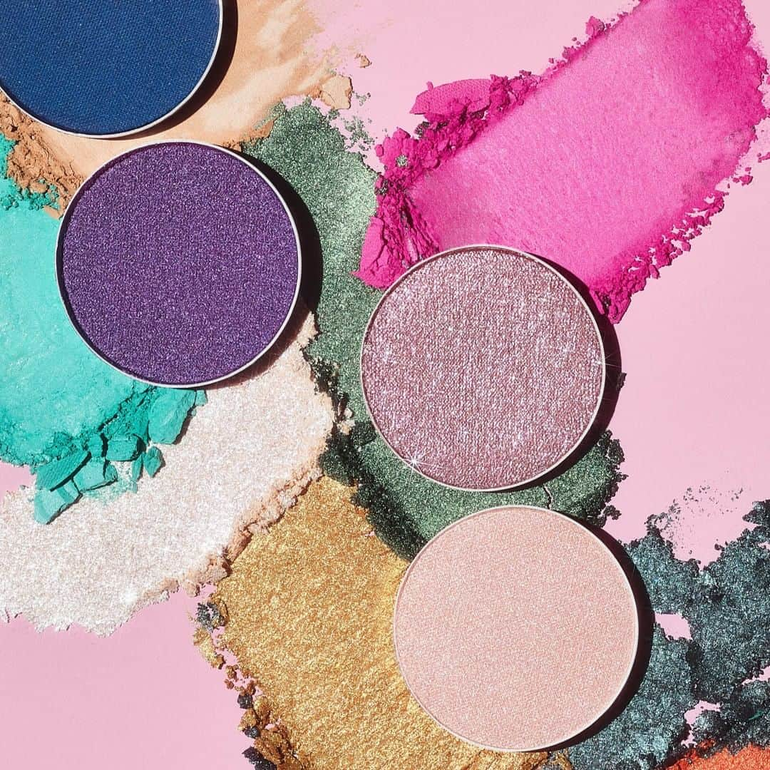 wet'n wild beautyさんのインスタグラム写真 - (wet'n wild beautyInstagram)「Bolds, neutrals, satin and shimmer finishes. You want them, We got them.  #eyeshadows #wetnwildbeauty」12月5日 1時30分 - wetnwildbeauty