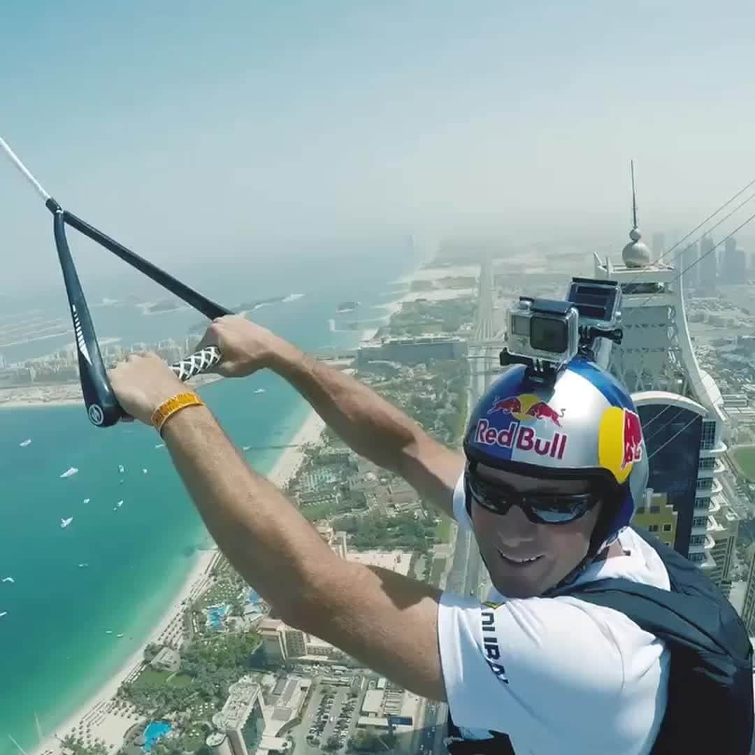 のインスタグラム：「well we CERTAINLY weren't expecting that 😱 . 🚶: @miles_daisher 🎥: @jeffprovenzano  #redbull #givesyouwings #skydive #zipline #fly」