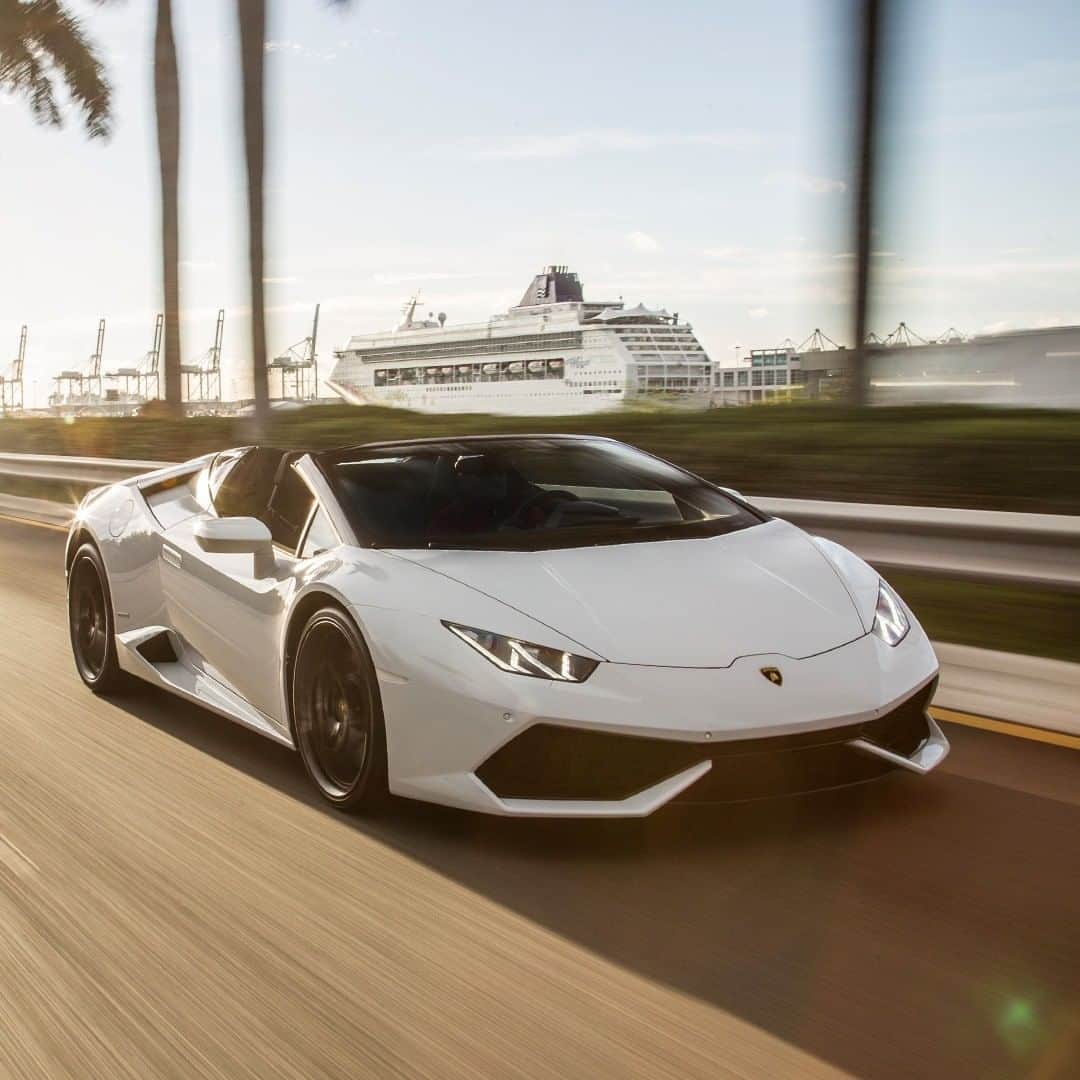 のインスタグラム：「Great news for all Huracán owners! We’re introducing Huracán Days - a program aimed to maintain the quality, safety and reliability of these Super Sports Cars.  #Lamborghini #HuracanDays」