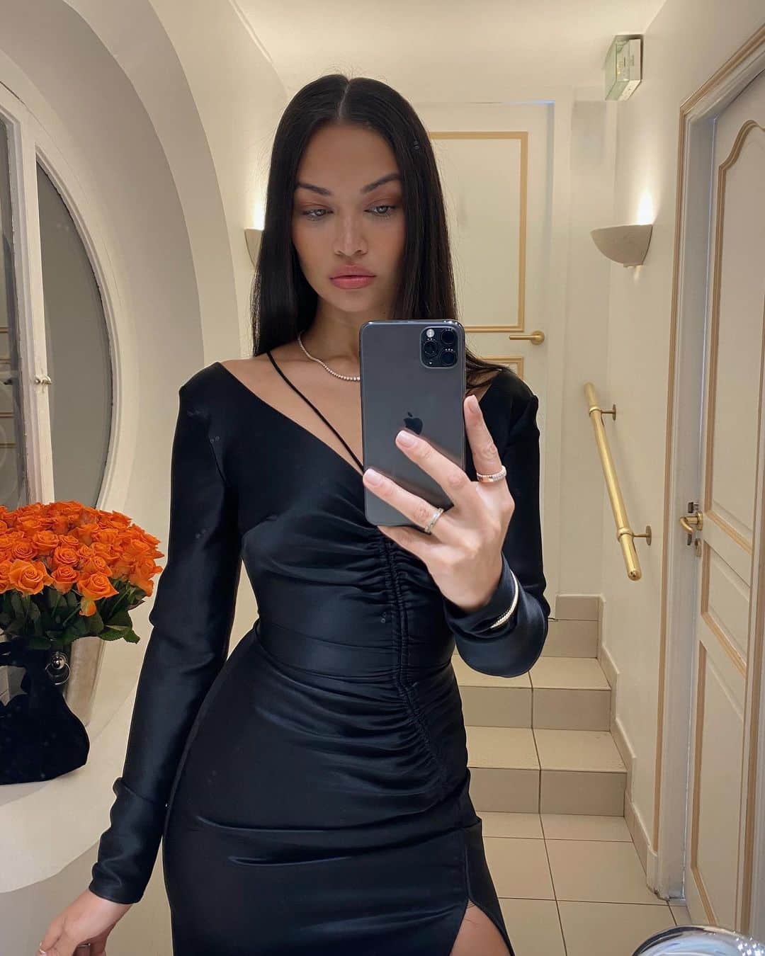 シャニーナ・シャイクのインスタグラム：「❤️ me @davidkomalondon dress」