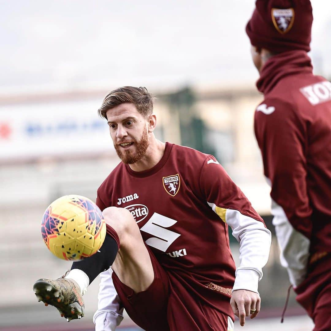 トリノFCさんのインスタグラム写真 - (トリノFCInstagram)「Verso Toro-Fiorentina🔥🐂 #SFT」12月5日 2時32分 - torinofc1906