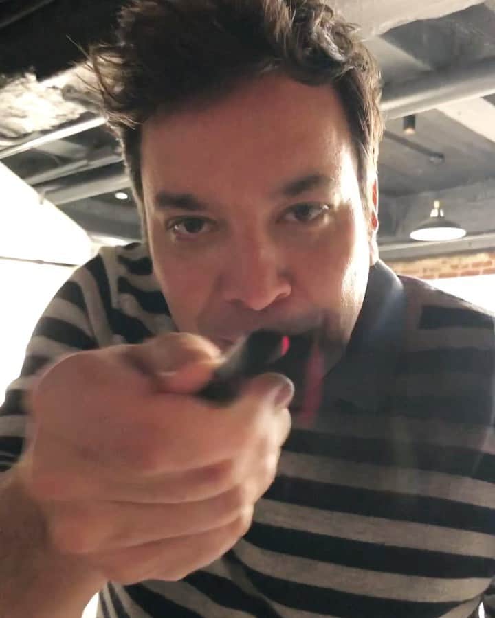 Warby Parkerのインスタグラム：「@jimmyfallon gave us an idea, and we guess you could say we gave it a whirl 🌀😜 Introducing Spinnies™, the first-ever pair of spinnable sunglasses! (You have to see it to believe it.) Tap the shopping icon to get your hands on a pair exclusively through Instagram, before anyone else! To top it all off, 100% of your Spinnies™ purchase will go directly to #PupilsProject—a program we founded that provides free vision screenings, eye exams, and glasses to school children in the U.S. 👍」