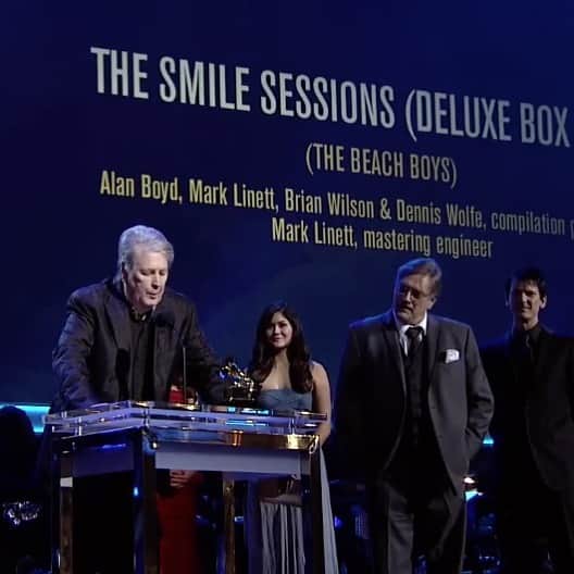 ブライアン・ウィルソンさんのインスタグラム写真 - (ブライアン・ウィルソンInstagram)「2013: Brian accepts the “Best Historical Album” Grammy Award for The SMiLE Sessions. #2013 #GrammyAwards #SMiLE #thebeachboys」12月5日 3時16分 - brianwilsonlive