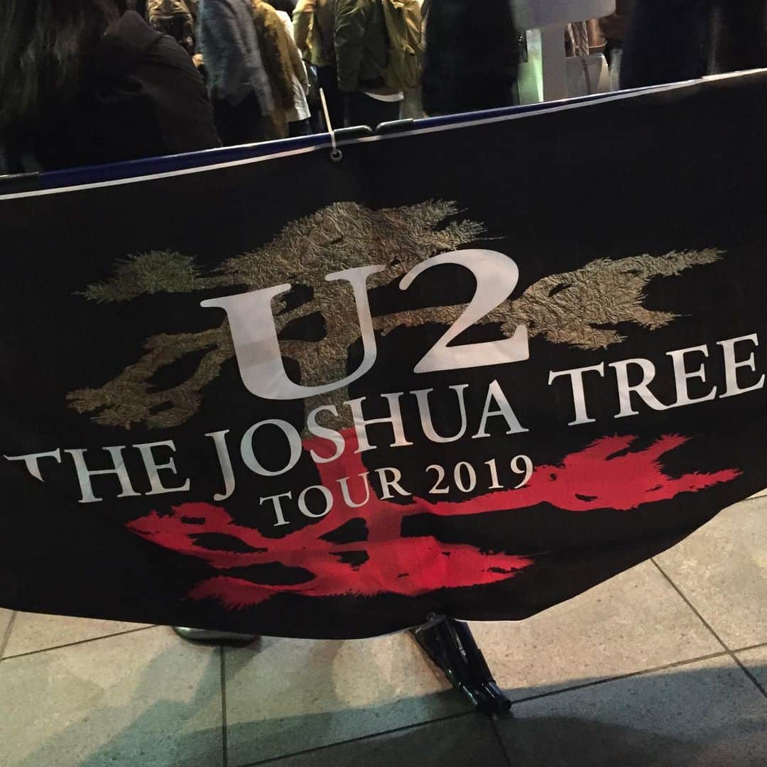 岡村有里子のインスタグラム：「13年ぶりのU2。 たくさんのメッセージが込められた、全てが完璧なステージでした。 #u2 #thejoshuatreetour2019 #saitamasuperarena」