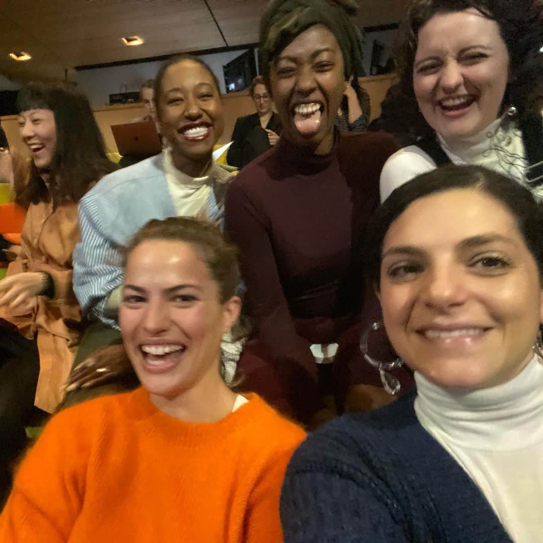 キャメロン・ラッセルのインスタグラム：「Sustainable fashion squad with a reminder that if the work isn’t joyful sometimes than what is it ?! 🌟🤪😁 headed into 2020 critical, clear, AND leaning into what works ! #pleasureactivism」