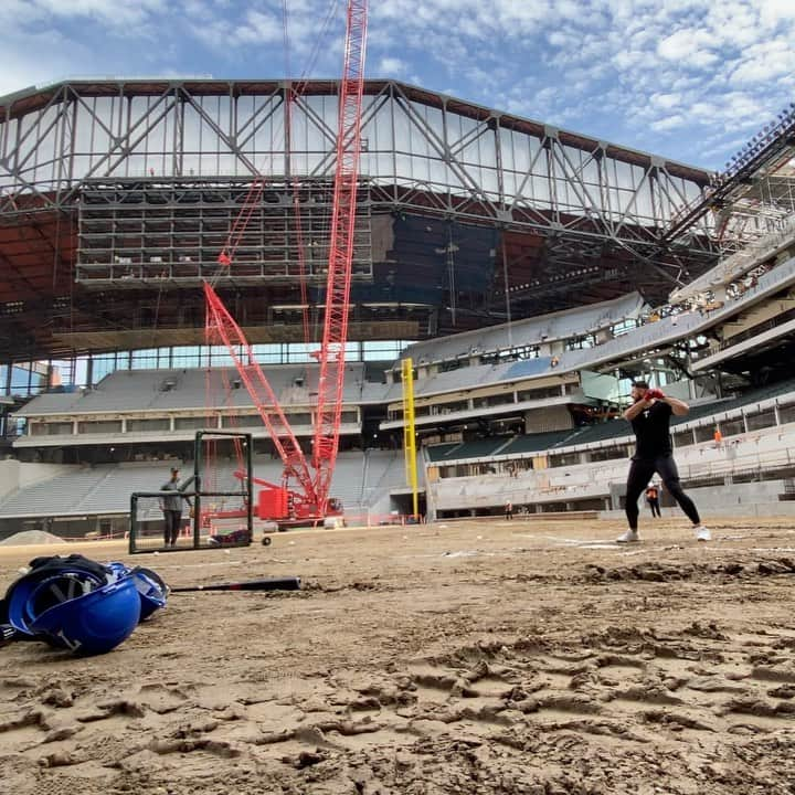 ジョーイ・ギャロのインスタグラム：「Breaking in the new ballpark! 🔥🙌🏼@globelifefield」