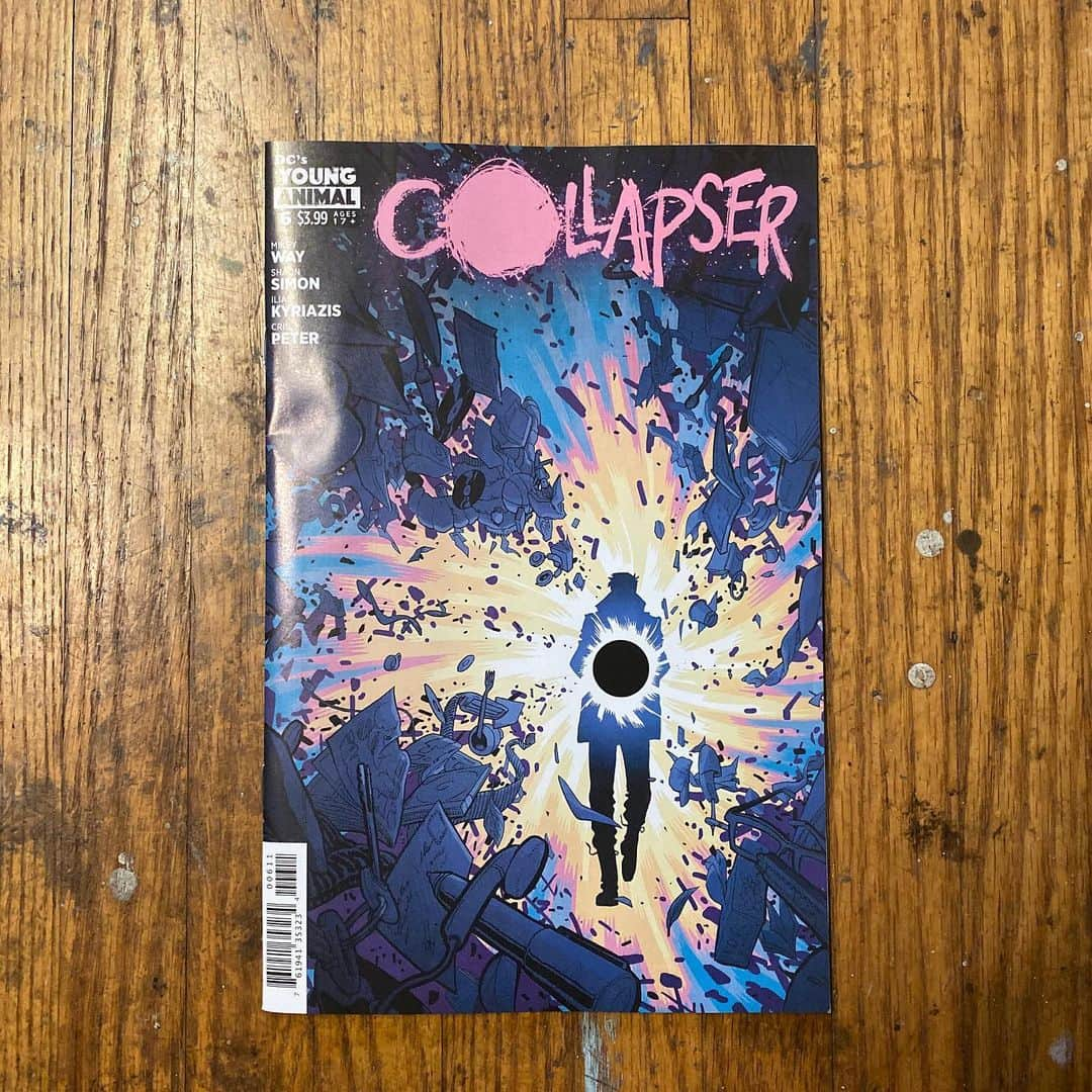 ジェラルド・ウェイさんのインスタグラム写真 - (ジェラルド・ウェイInstagram)「Here it is! The final issue and the thrilling conclusion to Collapser! It has been quite a strange and action packed odyssey and I have loved every minute of it. Check it out if you’ve been following along. I think it’s a very satisfying ending and I am proud to present it through Young Animal. ⠀ Credits:⠀ Written by: Mikey Way and Shaun Simon⠀ Art and cover by: Ilias Kyriazis⠀ Colors: Cris Peter⠀ Letters: Simon Bowland⠀ ⠀ #dcyounganimal #dccomics #collapser #younganimal」12月5日 4時05分 - gerardway