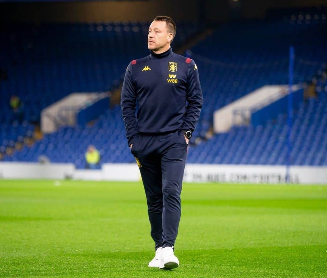 アストン・ヴィラFCさんのインスタグラム写真 - (アストン・ヴィラFCInstagram)「Familiar surroundings for @JohnTerry.26. 👀 #CHEAVL #AVFC」12月5日 4時26分 - avfcofficial