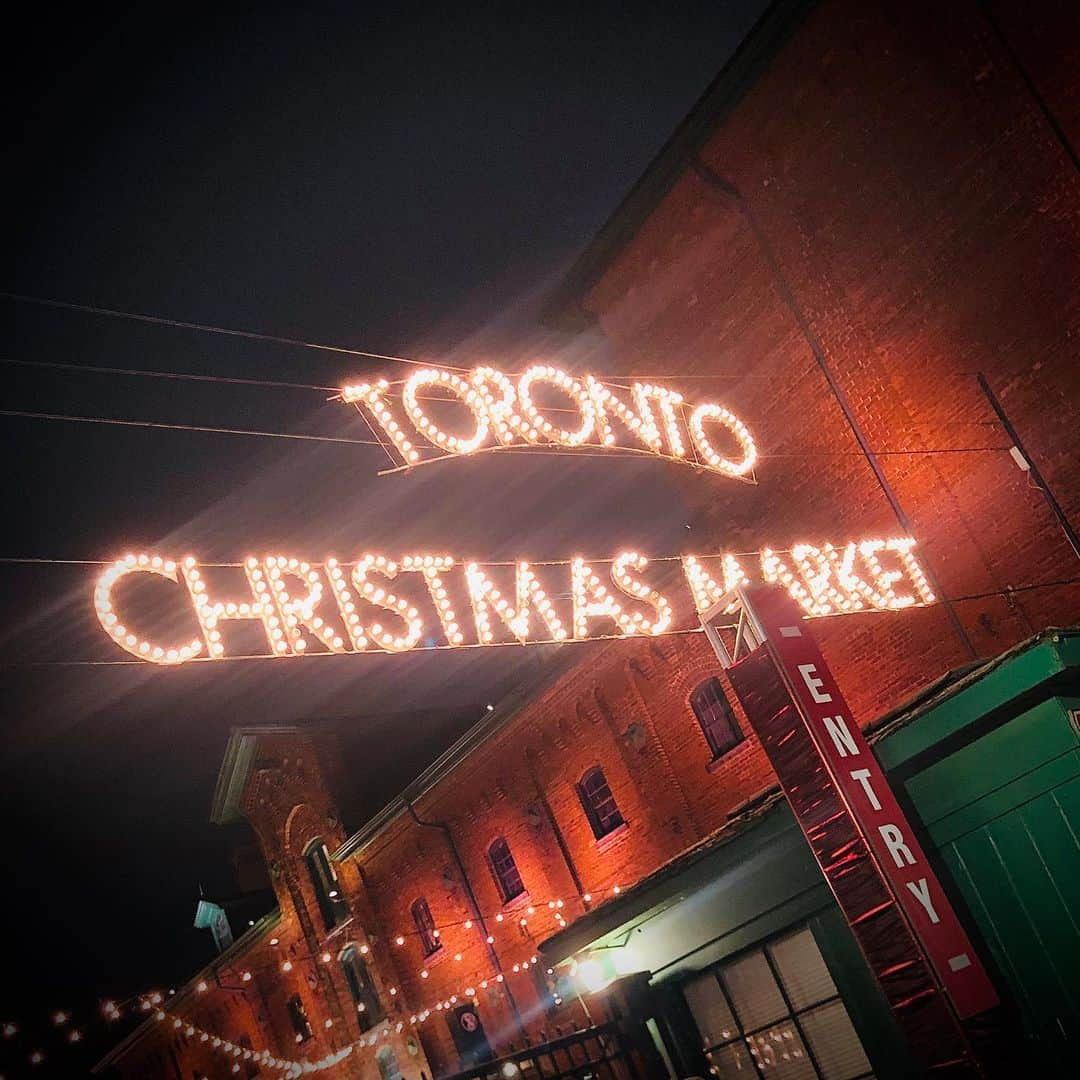 celia_azumaさんのインスタグラム写真 - (celia_azumaInstagram)「I wanna go again❤︎❤︎❤︎ . #Christmas #Christmasmarket #toronto #workingholiday #torontolife  #follow4follow #canada #f4f #canadian #tagsforlikes #tflers #follwme #shibuya #カナダ #トロント #留学 #2019 #ワーホリ #海外 #海外生活 #海外留学 #語学留学 #ワーキングホリデー #東京 #渋谷 #日本」12月5日 4時28分 - ms__celia