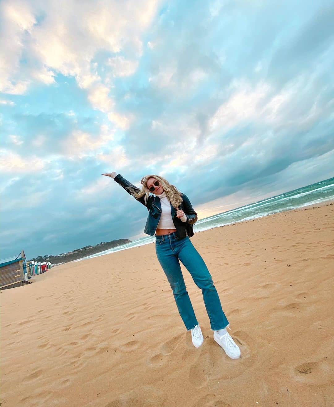 サマンサ・ペスゼックさんのインスタグラム写真 - (サマンサ・ペスゼックInstagram)「Welcome to Mount Martha 💙. • PS will only be taking photos from @corymtomlinson new phone from now on.」12月5日 4時43分 - samanthapeszek