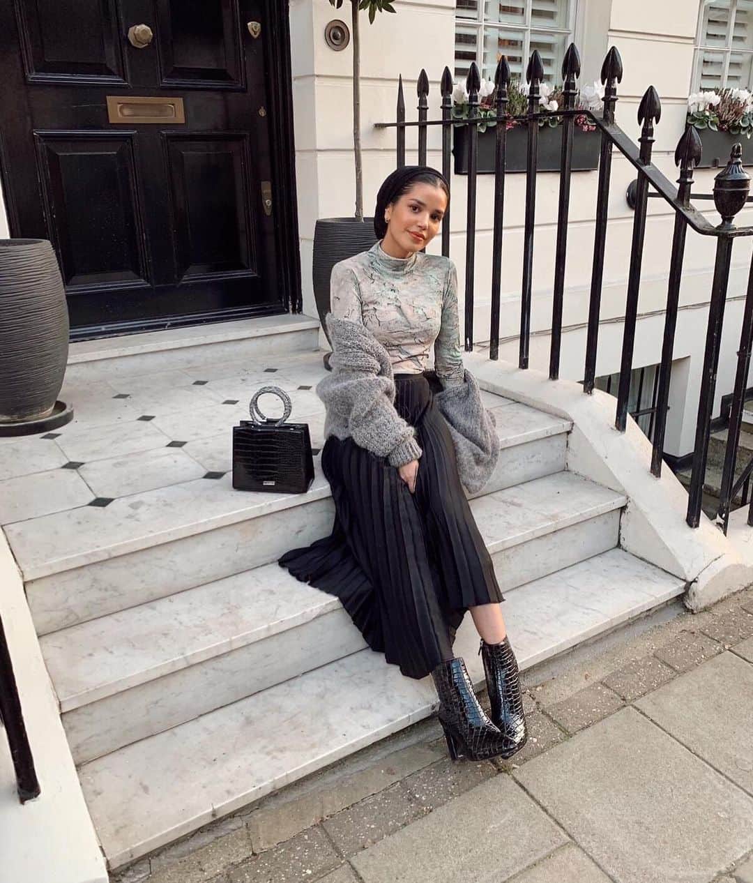 ALDO shoesさんのインスタグラム写真 - (ALDO shoesInstagram)「Looks like @saarazai is making her way to our #AldoNights event in London tonight. Check out our stories for an exclusive look into our festive evening. #AldoCrew」12月5日 5時05分 - aldo_shoes