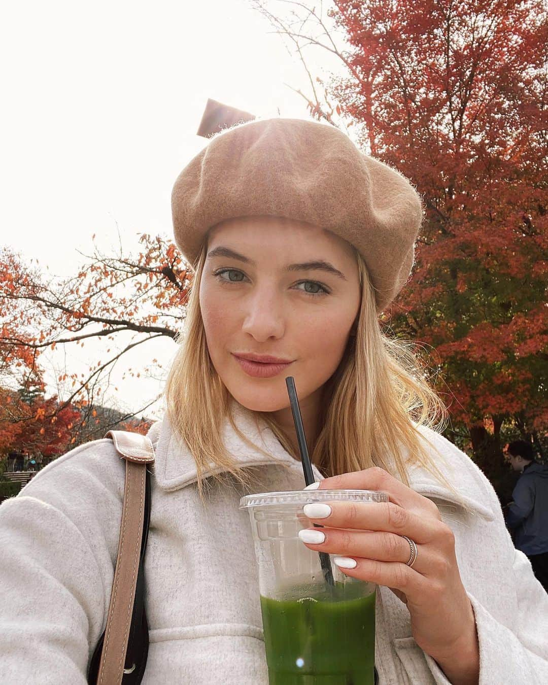 サンヌ・ヴロートさんのインスタグラム写真 - (サンヌ・ヴロートInstagram)「Guess what’s my favorite drink! 🍵🍵🍵」12月5日 5時04分 - sannevloet