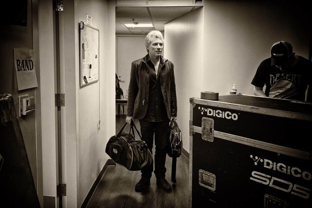 Bon Joviさんのインスタグラム写真 - (Bon JoviInstagram)「JBJ after performing at Art Basel in Miami ✈ December 2016 Photo by @@davidbergman」12月5日 5時12分 - bonjovi