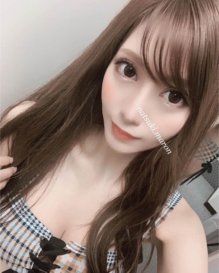 夏希まろんさんのインスタグラム写真 - (夏希まろんInstagram)「. インスタグラムはじめました♥️ . 訳があって投稿し直しました🍀 . これからTwitterと一緒に 更新がんばります✩︎°｡⋆︎⸜(ू｡•ω•｡) . セクシー女優♡夏希まろん🧡 . #インスタ初心者 #インスタデビュー #ハッシュタグ #がんばってる #セクシー女優 #谷間 #よろしくお願いします  #ビキニ は #アキバ #秋葉原  #イベント の時のです🧸💕」12月5日 5時23分 - natsuyo_elu