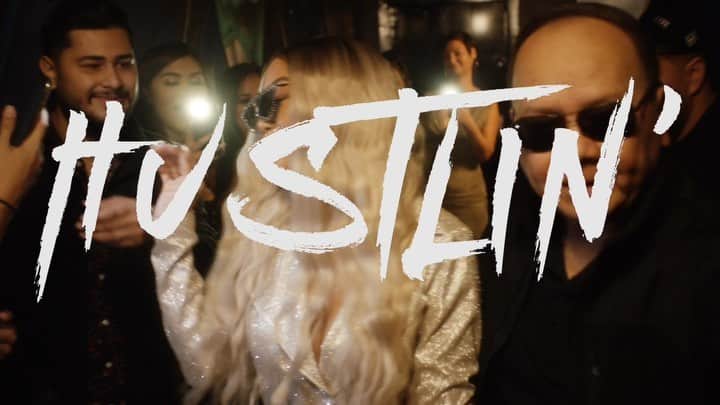 リアン Vのインスタグラム：「HUSTLIN’ Music Video is NOW LIVE on my YouTube channel!!! Youtube : LianeV (LINK IN BIO) 🔥」