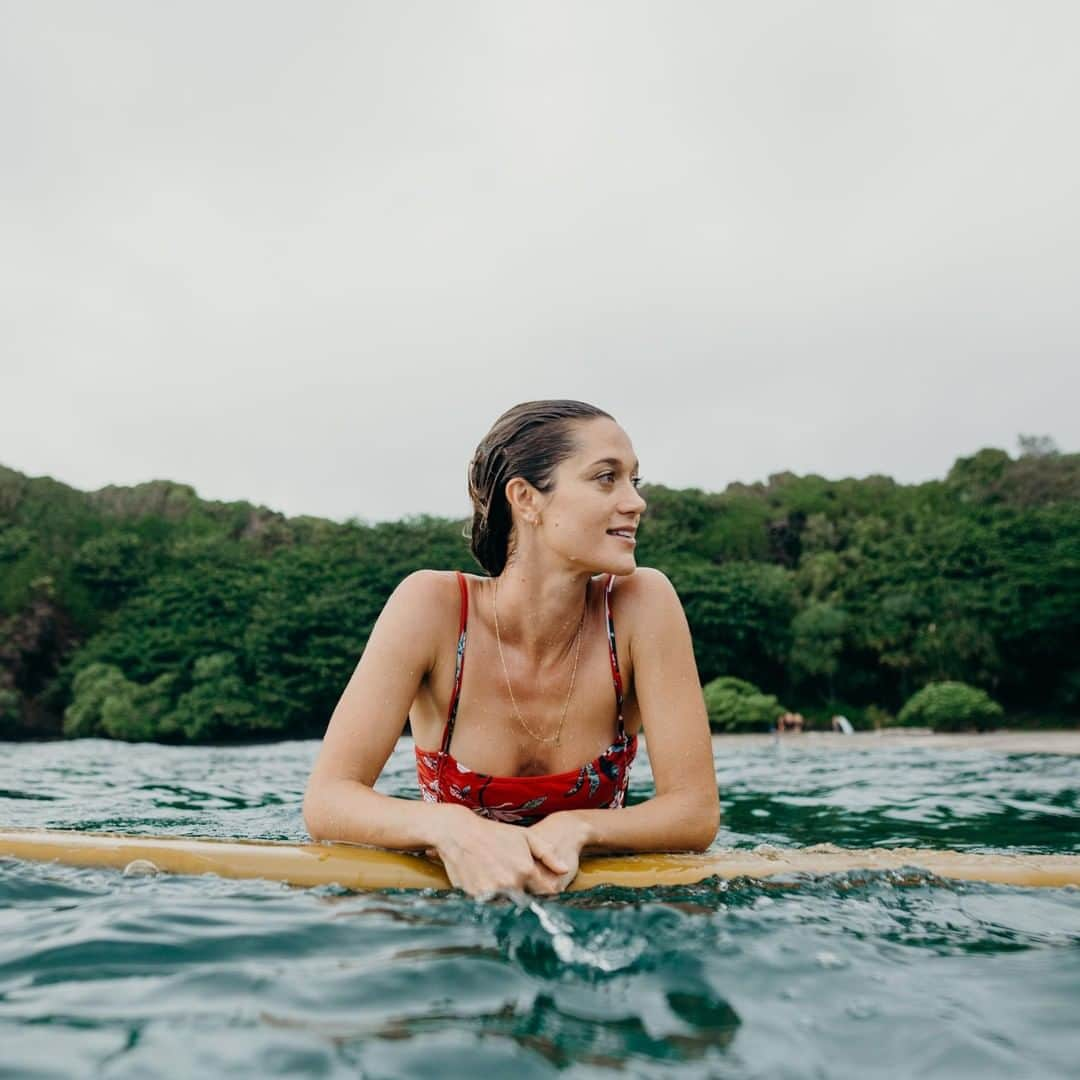 ロキシーさんのインスタグラム写真 - (ロキシーInstagram)「Paradise with @monycaeleogram 🌴 📷 @taliapashey」12月5日 6時00分 - roxy