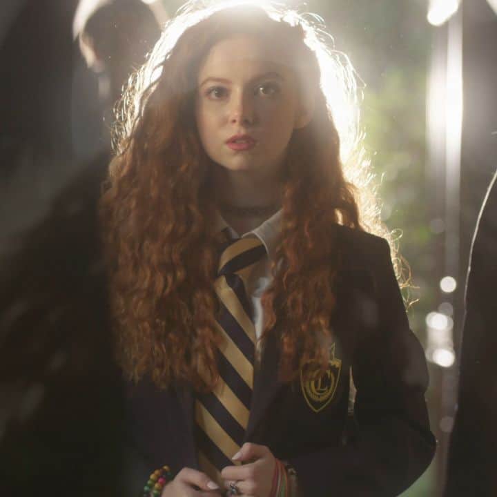 フランチェスカ・カパルディのインスタグラム：「It's back!!! TOMORROW, Season 2 of Crown Lake! 💙👑 Hope you will be watching!!! . . #crownlake #crownlakeacademy #nelliechambers #nellie #season2 #brat #youtube」
