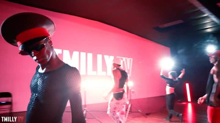 JONTE’のインスタグラム：「Doing my diligences helping the next generation of talents. We have a lot of work to do....👀! Thanks @tmillytv for the invite. plz tag yourself! prancers: @alexthelionbitch @sammyealix @polkegirlty  @thejessicajonesshow @akari.hsgw @brynnsamms . Music @teyanataylor #howuwantit」