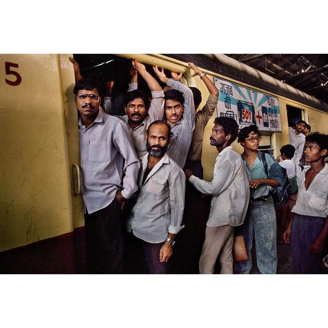 スティーブ・マカリーさんのインスタグラム写真 - (スティーブ・マカリーInstagram)「1st image: Commuters, #Mumbai, #India, 1993. 2nd image: Woman having a cup of tea en route to Calcutta, #Varanasi, 1983. 3rd image: Howrah Station, #Calcutta, 1983. 4th image: Man bathes in water falling from train. #Allahabad, 1984.  #SteveMcCurry #SteveMcCurryIndia」12月5日 6時59分 - stevemccurryofficial