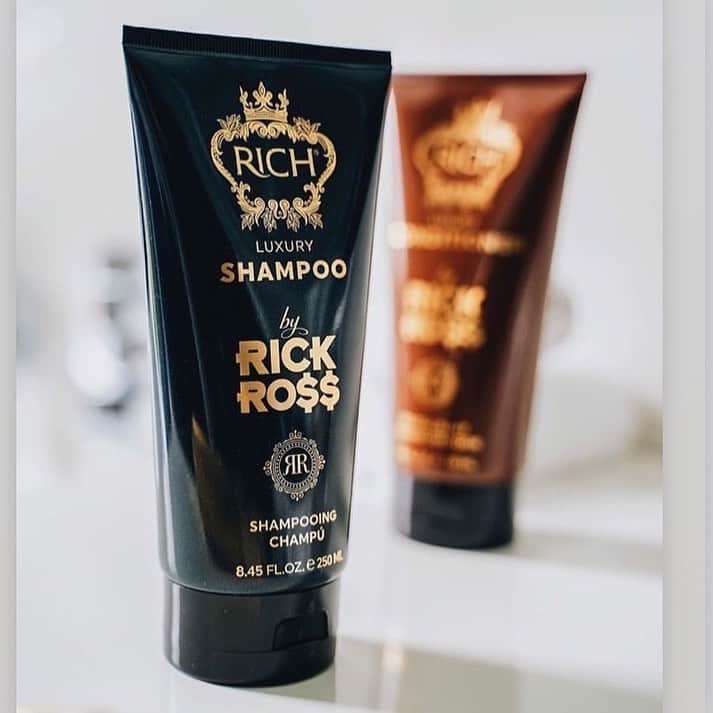 リック・ロスさんのインスタグラム写真 - (リック・ロスInstagram)「Must have! @richbyrickross is moving fast so get yours now at your local @sallybeauty #Rp #beard #shampoo #hair #share #RickRoss」12月5日 7時35分 - richforever