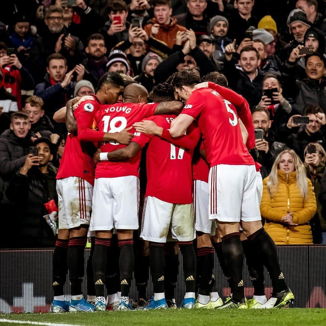 アシュリー・ヤングさんのインスタグラム写真 - (アシュリー・ヤングInstagram)「You can’t beat Old Trafford on a night like this 🤘🏾」12月5日 7時41分 - youngy_18