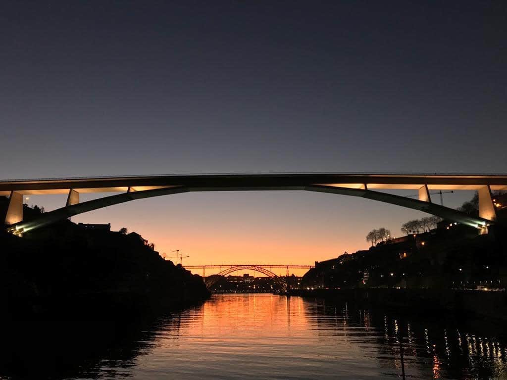 サラ・カルボネロさんのインスタグラム写真 - (サラ・カルボネロInstagram)「Sweet dreams 💫 .  #decaminoacasa #Porto #slowlife」12月5日 7時59分 - saracarbonero