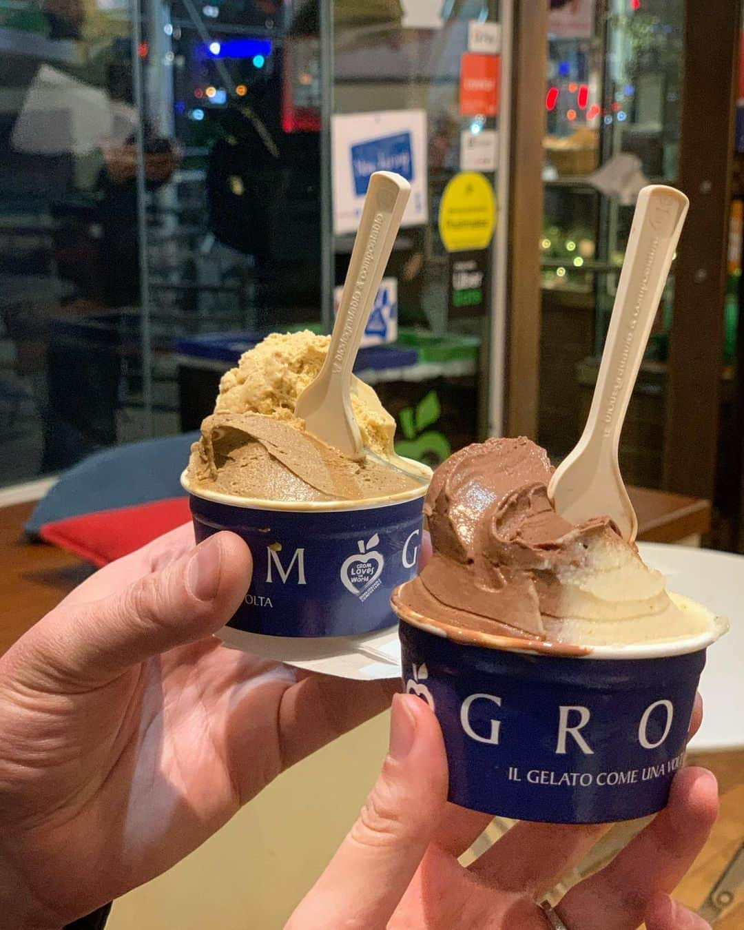 DOMINIQUE ANSEL BAKERYさんのインスタグラム写真 - (DOMINIQUE ANSEL BAKERYInstagram)「One of those people who eat ice cream even when it’s freezing outside. (caramel and coffee; chocolate and pear)」12月5日 8時06分 - dominiqueansel