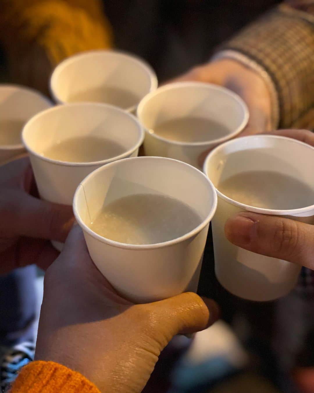 ロシアン佐藤のインスタグラム：「みんなで酉の市行った時の！ 混み方が尋常じゃない祭り🐛🐛 #商売繁盛 #熊手 #エッジニア #鷲神社 #鷲神社酉の市 #二の酉 #酉の市2019」
