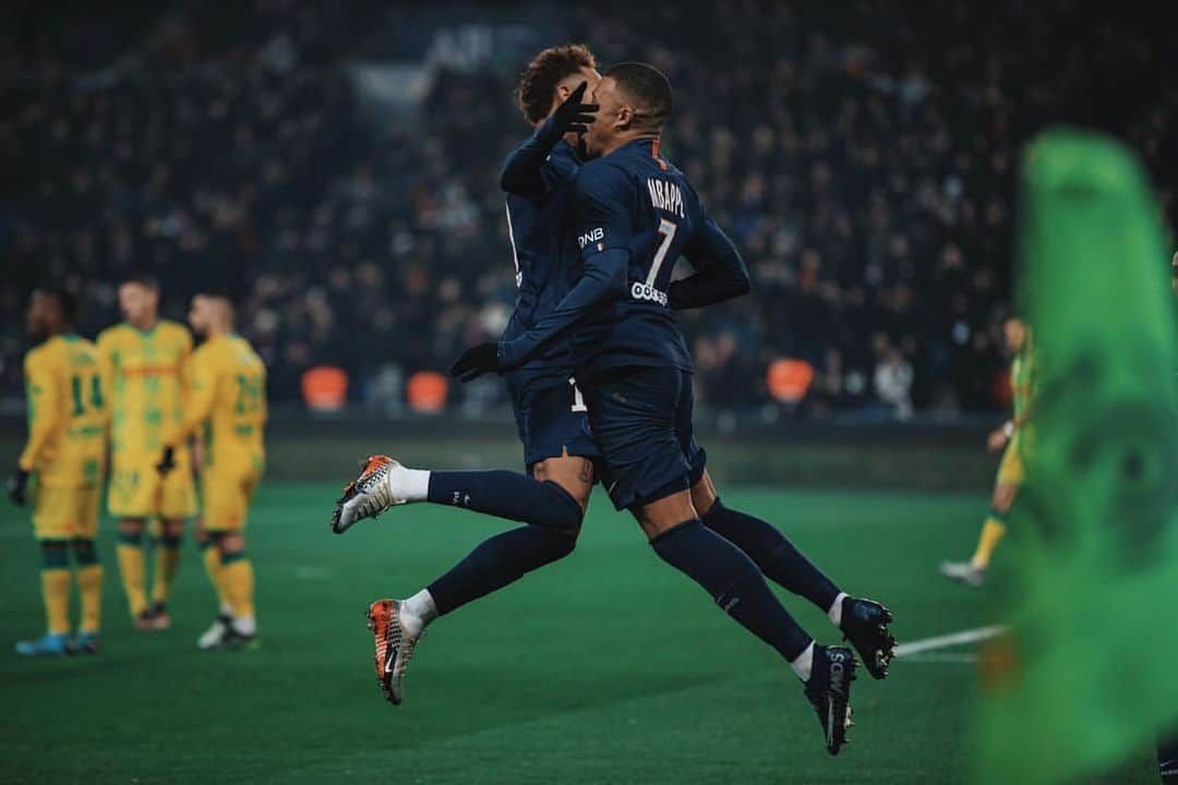 ネイマールさんのインスタグラム写真 - (ネイマールInstagram)「🔥 @k.mbappe」12月5日 8時21分 - neymarjr