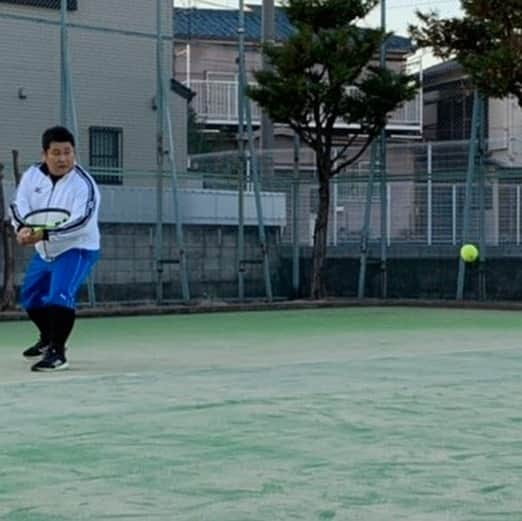 のりさんのインスタグラム写真 - (のりInstagram)「I like to play tennis.  #テニス #テニス大好き #テニス初心者 #膝が痛い」12月5日 17時48分 - otenkinori