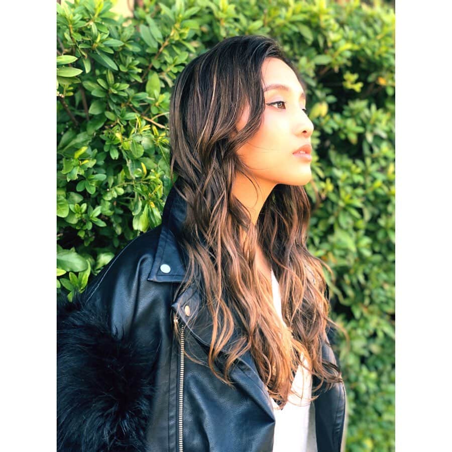 Beverlyさんのインスタグラム写真 - (BeverlyInstagram)「Love love my hair! 😍 Look at em highlights! 💁🏽‍♀️💇🏽‍♀️ Thank you @naruho_maruyama  You the best!🕺🏽✨ #Beverly #ビバリー　#ヘアカラー #haircolor #hairstyle」12月5日 17時48分 - beverly_official_