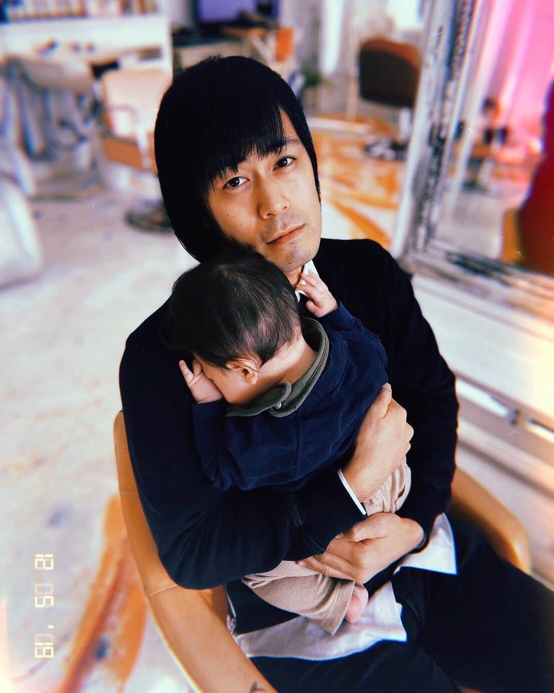 のインスタグラム：「#おじさんの髪切った報告いりません ✂️✂️✂️✂️」