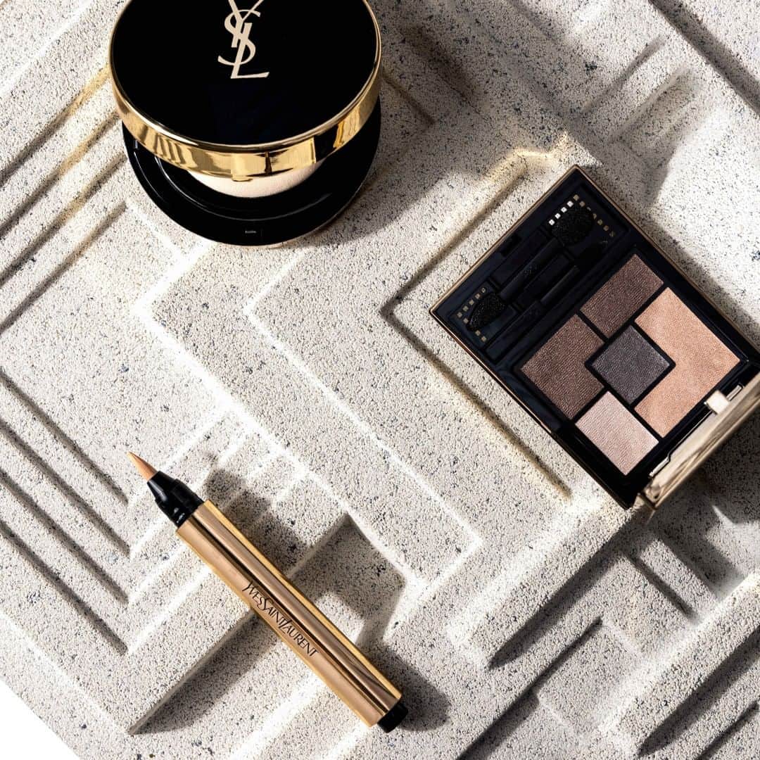 Yves Saint Laurent Beautyさんのインスタグラム写真 - (Yves Saint Laurent BeautyInstagram)「“It’s all about transparency, and that’s what Touche Eclat is all about too, because it’s the product which doesn’t create a barrier between the outside and the inside. There’s no “wall” to block the light, and it’s almost more like a natural filter which increases our inner light.” -Tom Pecheaux, Global Beauty Director for YSL Beauty @tompecheux  TOUCHE ECLAT LE STYLO N°1 LUMINOUS RADIANCE LE CUSHION ENCRE DE PEAU  COUTURE PALETTE in N°2 FAUVES #yslbeauty #allhours #lecushionencredepeau #luminousmatte #illuminator」12月5日 17時59分 - yslbeauty