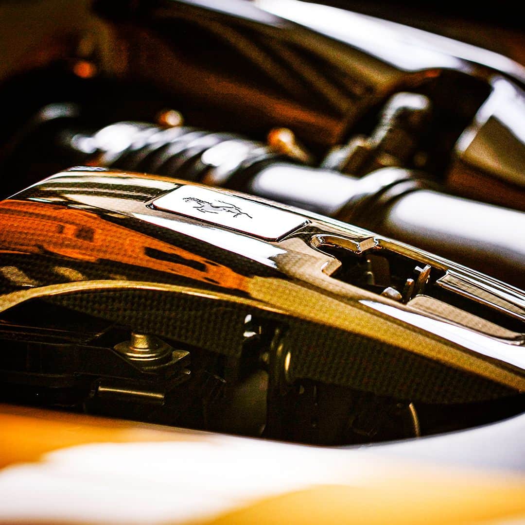 フェラーリさんのインスタグラム写真 - (フェラーリInstagram)「There’s nothing like a #Ferrari V8: the source of scorching speed and unforgettable thrills. #FerrariF8Spider #Details #Engine #CarsWithoutLimits」12月5日 18時00分 - ferrari