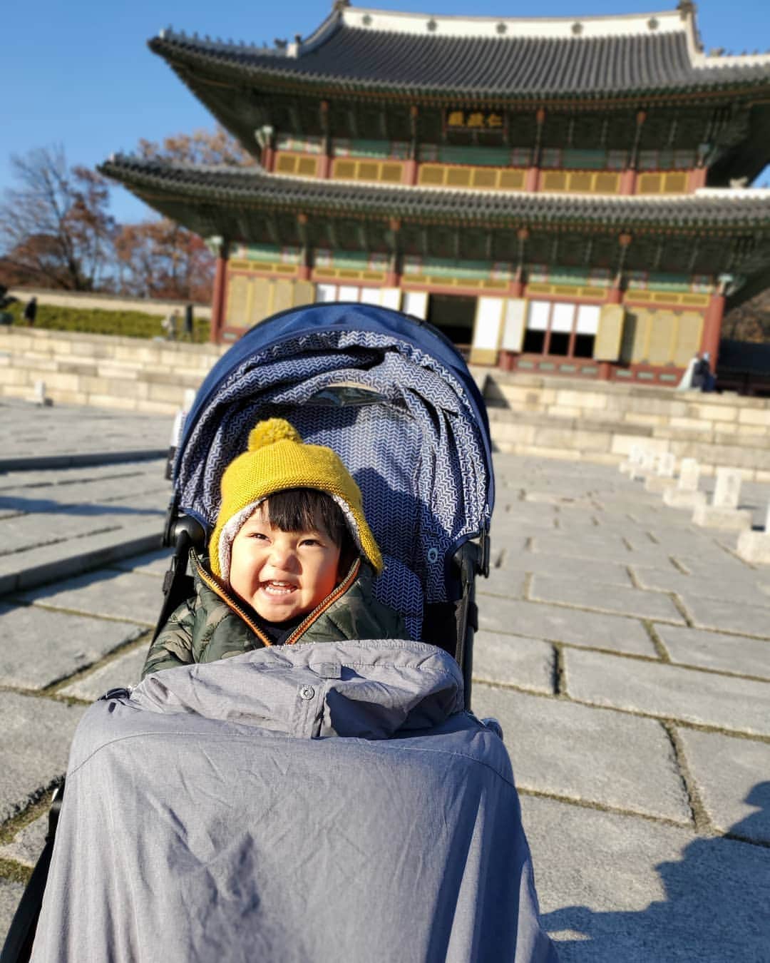 佐藤夏希のインスタグラム：「韓国にきてます♡ 寒いけどとってもとっても楽しい❤️🥰 すばるん韓国6回目?（笑） もう何回目かもわからない‥😂❤️❤️❤️ 楽しそうに走り回ってます😎 もうすぐ夜ご飯🐷 * * * #1歳 #生後20ヶ月 #家族旅行#ママ#ママリ#コドモノ  #babystagram #mamastagram #mamanoko #babyboy#子連れ海外旅行#成長記録 # #ママスタグラム #親バカ#親バカ部#kids#子連れ旅行#ベビー#3月生まれ#ベビリトル#子連れ海外 #コドモダカラ #ママchan#韓国#韓国旅行#子連れ韓国」