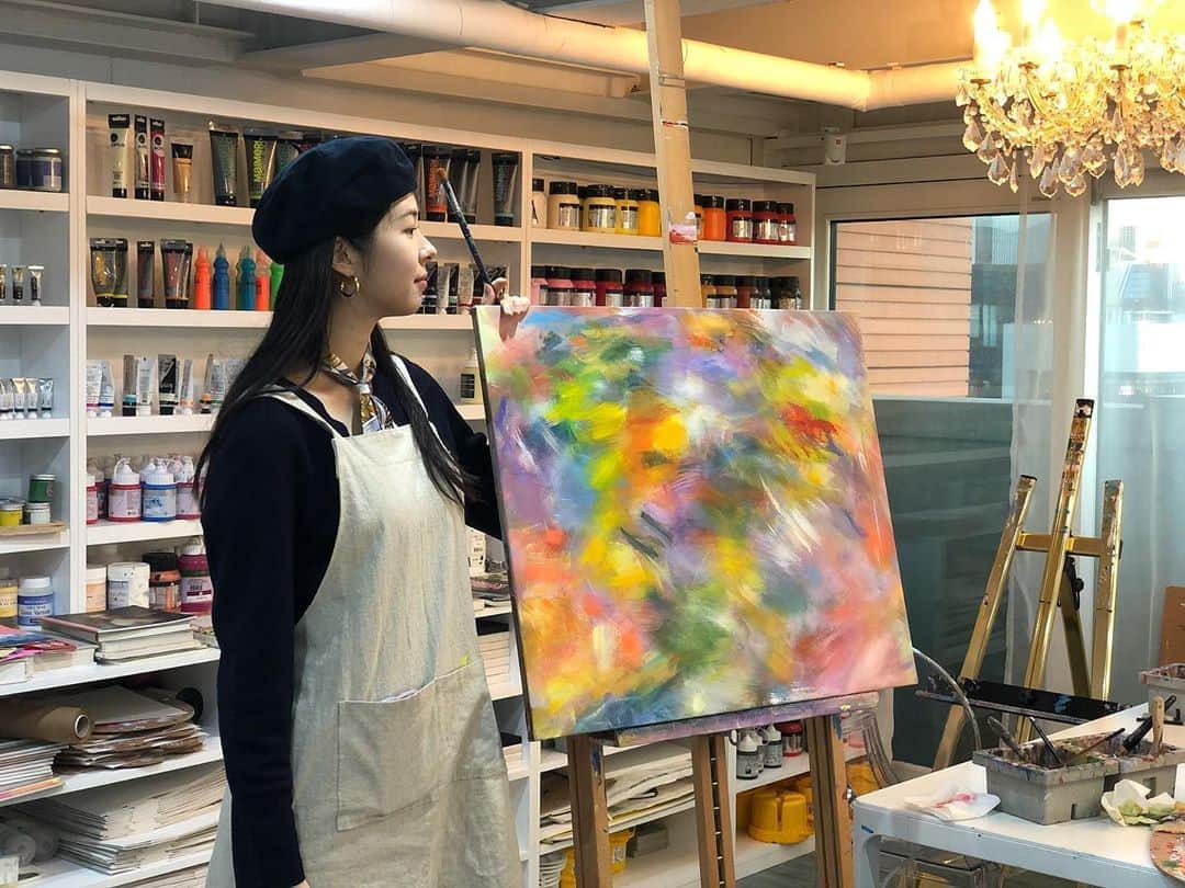 のインスタグラム：「요즘 제일 행복해지는 공간 🎄」