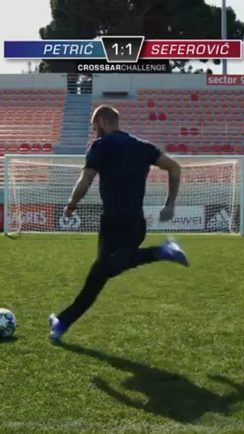 ムラデン・ペトリッチのインスタグラム：「Petric Face to Face in Lissabon mit Haris Seferovic. #lissabon #benfica #crossbarchallenge #petricf2f」