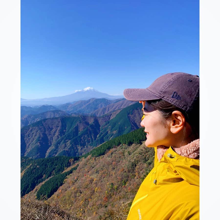 一双麻希 さんのインスタグラム写真 - (一双麻希 Instagram)「山記録⁂塔ノ岳 登っている間も富士山が何度も見えて、 常に景色が最高で！ 開放感たっぷり✨✨ と思ってると足元にも癒しが。😌💠 ・ #山記録 #塔ノ岳 #ヤビツ峠 #丹沢 #トレッキング #登山 #トレッキング女子 #自然好き #アウトドア好き #富士山 #山登り女子 #山好き #自然写真 #旅好き #旅好き女子  #trekking #hiking #naturephotography #outdoors #mtfuji #japanphotography」12月5日 18時47分 - isso_maki315