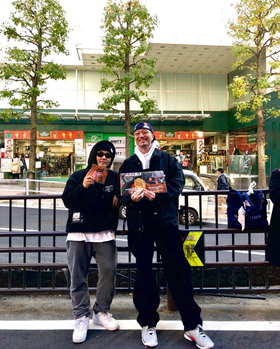 ZEN-LA-ROCKのインスタグラム：「#thefunkluv 2020🤜🏽🎱🤛🏽」