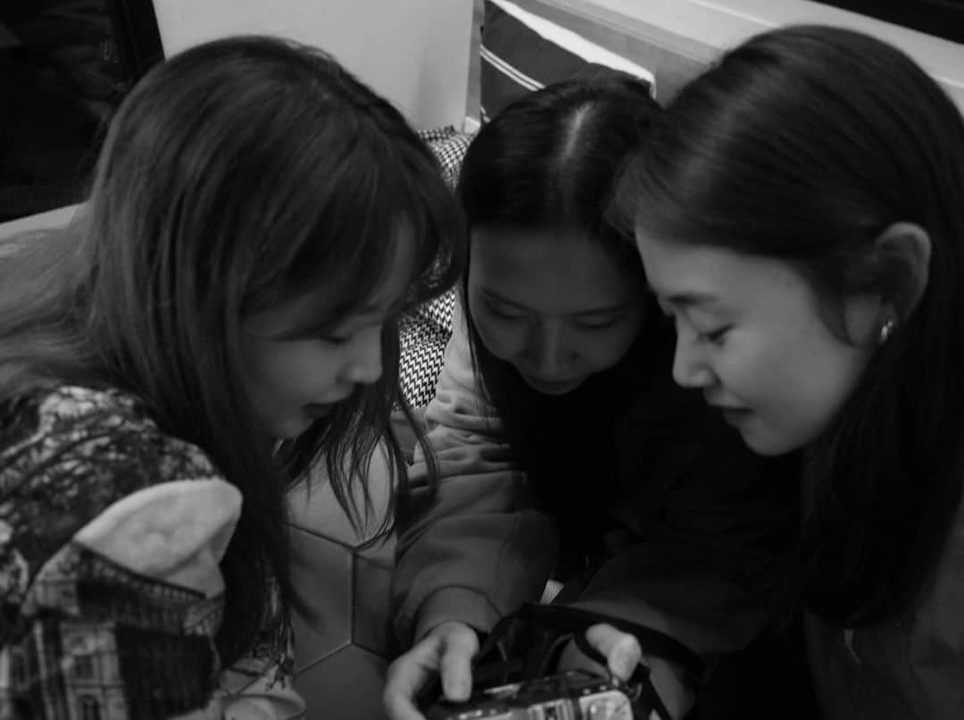 ガユンのインスタグラム：「JEJU🌴 넷이 왔다 둘이 돌아가는 급 여행.」