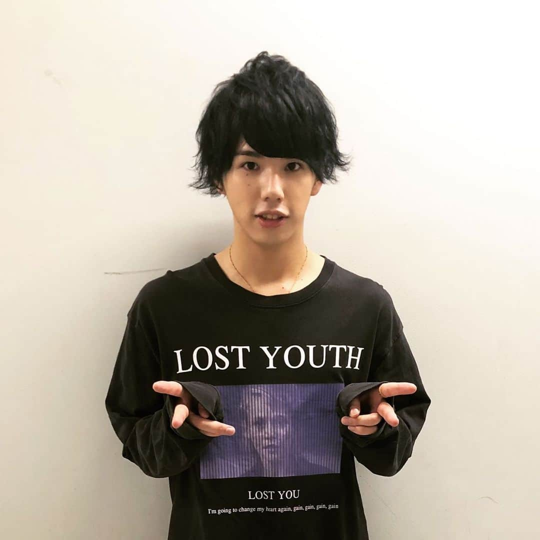 読売テレビ「ダウンタウンDX」さんのインスタグラム写真 - (読売テレビ「ダウンタウンDX」Instagram)「#myfirststory #Hiro #マイファス #mfs #ロック #歌えるし #しゃべれるし #しゃべれるロッカー #そして #なんだこの萌え袖は #かわいい #唇も女子よりかわいい #女子の好きの集大成 #Tシャツ #LOST YOUTH #メッセージ性強め #家族のスター性も強め #森進一 #森昌子 #ワンオクTaka #ダウンタウンDX」12月5日 19時02分 - downtowndx