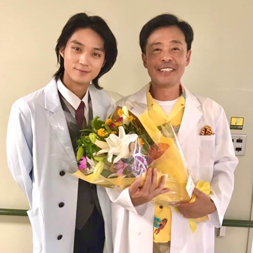 テレ朝公式 時効警察はじめましたさんのインスタグラム写真 テレ朝公式 時効警察はじめましたinstagram 時効警察はじめました 放送も残すところあと1話 クランクアップ時のお写真を公開です 鑑識課 諸沢を演じた 光石研 さん 霧山に細かく鑑識料金を