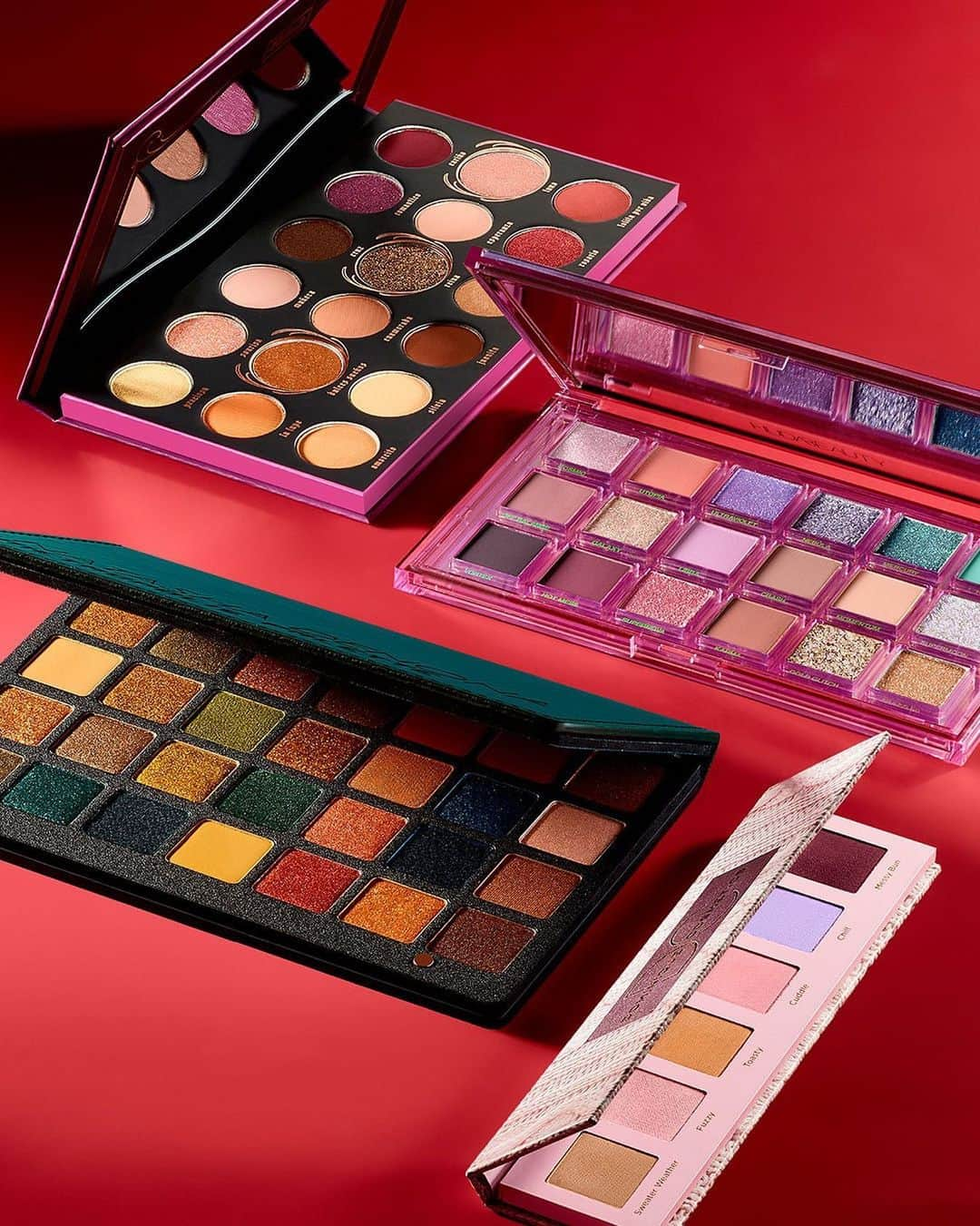 セフォラさんのインスタグラム写真 - (セフォラInstagram)「True or false: The best part of the holidays is incredible eyeshadow palettes? We vote true, because just look 👀 at these wonders from @katvondbeauty, @hudabeauty, @natashadenona, and @dominiquecosmetics. Available only at Sephora.﻿」12月5日 10時21分 - sephora