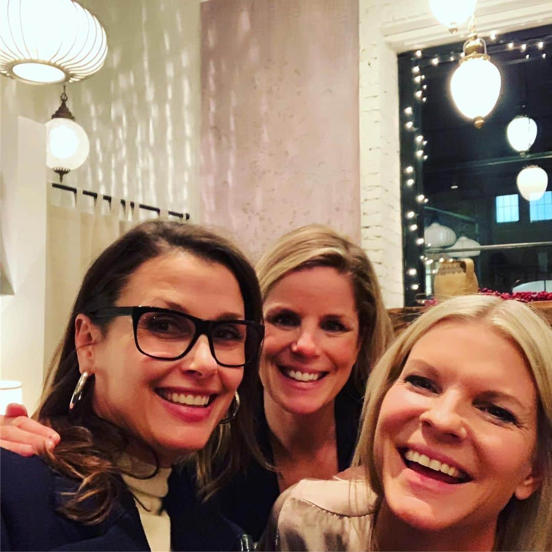 ブリジット・モイナハンさんのインスタグラム写真 - (ブリジット・モイナハンInstagram)「Special night at @dekor.living in #NYC with @isabelledahlindesign #chic #style #interiors #gifts #holiday #checkitout #357lafayette @lolliemathews」12月5日 10時28分 - bridgetmoynahan