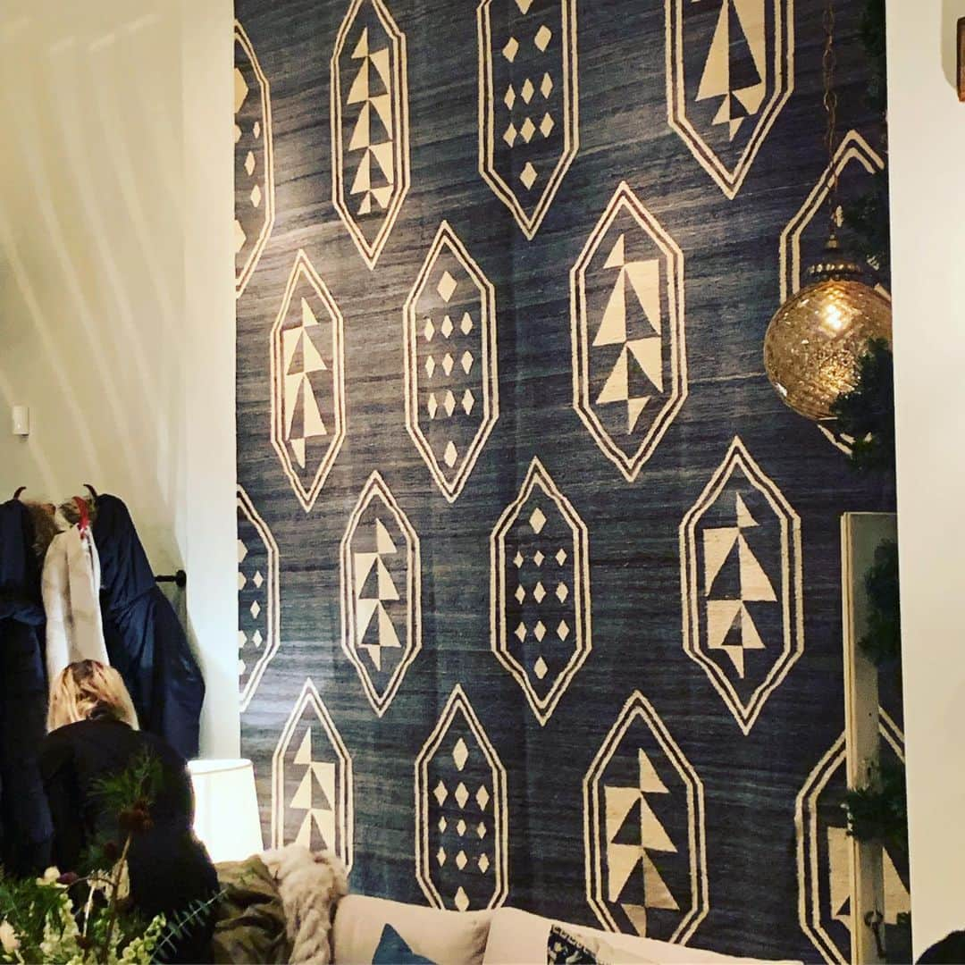 ブリジット・モイナハンさんのインスタグラム写真 - (ブリジット・モイナハンInstagram)「Special night at @dekor.living in #NYC with @isabelledahlindesign #chic #style #interiors #gifts #holiday #checkitout #357lafayette @lolliemathews」12月5日 10時28分 - bridgetmoynahan