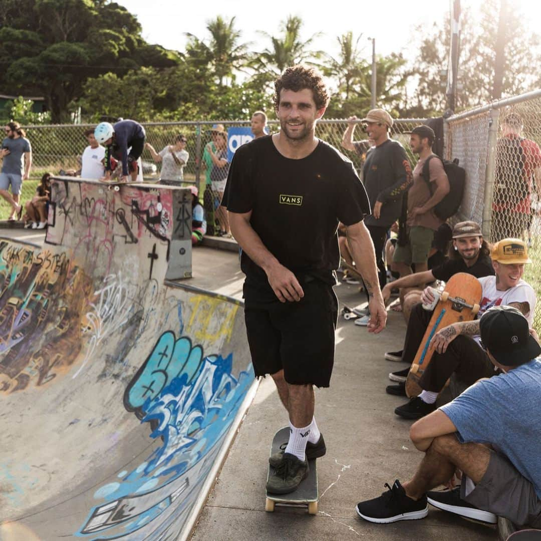 vansさんのインスタグラム写真 - (vansInstagram)「The whole fam came through for the #VansDuctTape Skate Jam and brought the good vibes with them. ☀️ Head to our story to check out more of went down in paradise yesterday! 📸: @Jimmicane」12月5日 11時00分 - vans