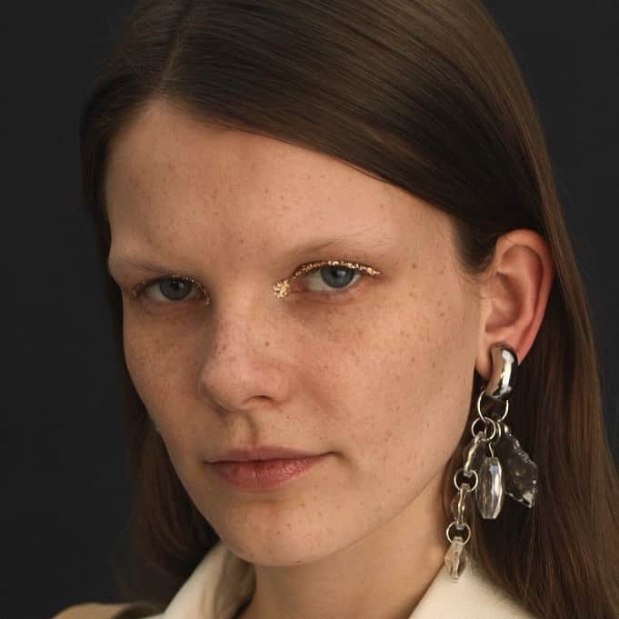 デレク ラムのインスタグラム：「Golden eye. Derek Lam 10Crosby 2020 @emikaneko @marki @bertmartirosyan @vittoriacerciello @msprouty」