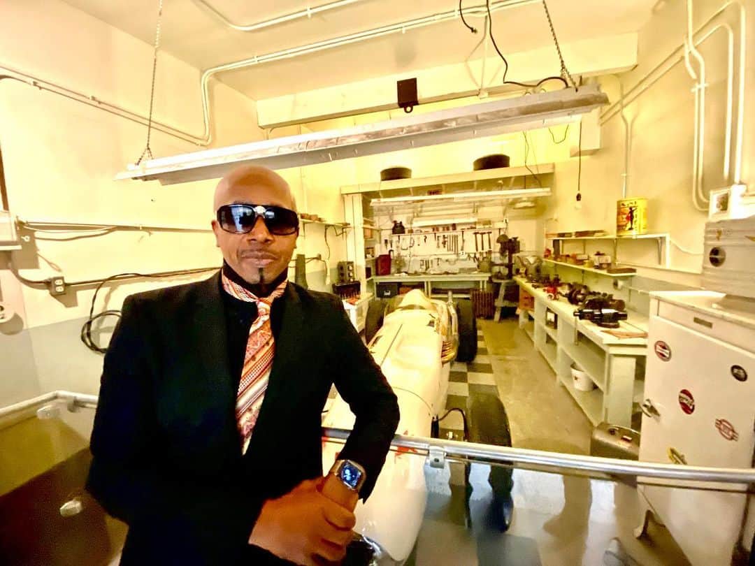MCハマーのインスタグラム：「‪Indianapolis at the Indy Museum ... tomorrow we visit the Women’s prison and introduce @TLM to a host of business leaders from multiple sectors across the country. Unbelievable opportunity. 👊🏾💯‬」