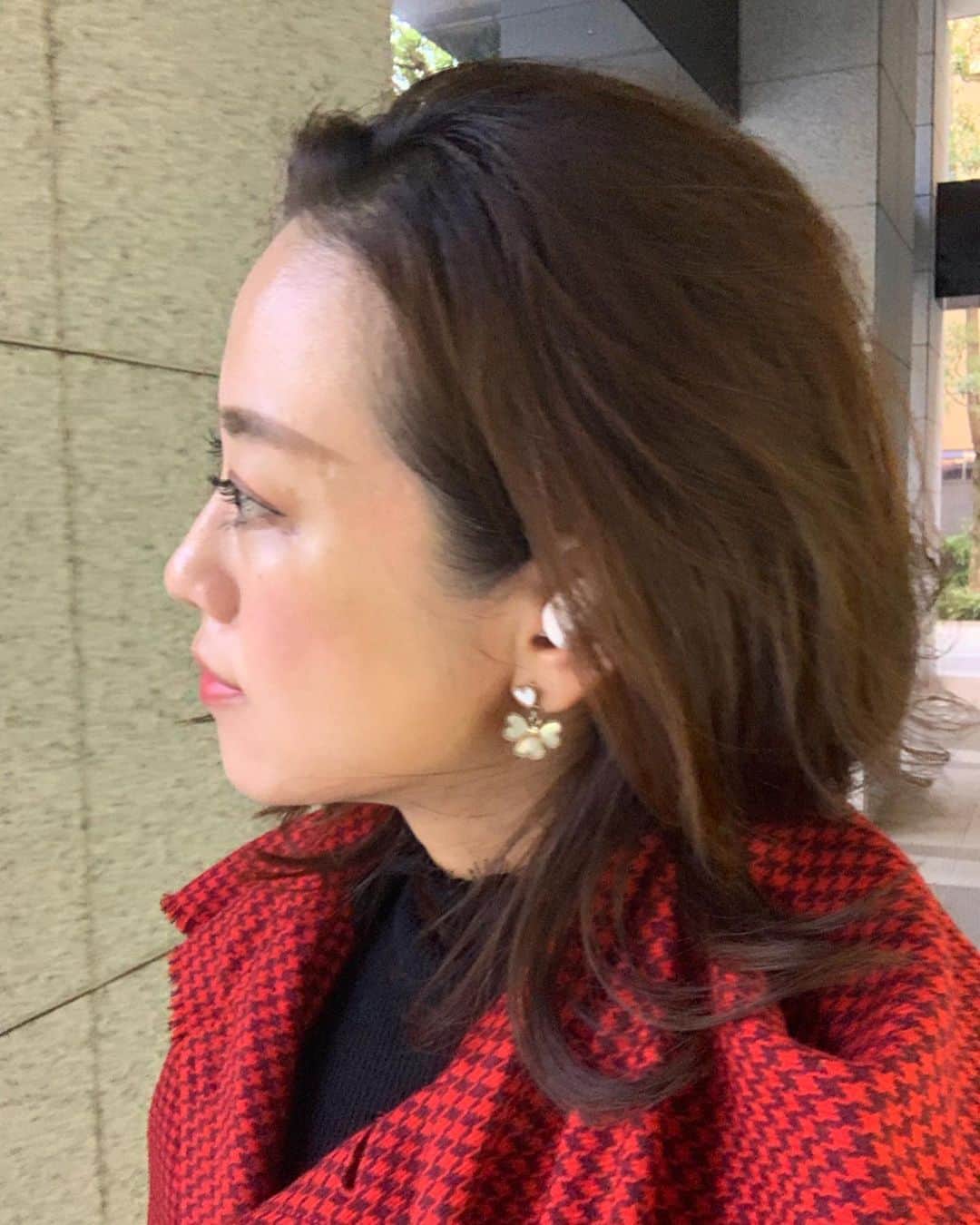 のインスタグラム：「※ Must items for travel  of course daily life also🎵 . wireless ear phones 👂 From @sudio ✨ . 先日の金沢旅行はもちろん、 日々必要なワイヤレスイヤホン🎧 . 最近はさりげなく使いたくて @sudio 様にご紹介いただき 早速使ってます。 . 持ち歩きのケースもスタイリッシュで お気に入り💛 . Sudio公式サイトですべての商品を15%オフでご購入いただけるクーポンコード を発行してもらいました✨ . この機会に是非💛 【クーポンコード】 miorinco15 . ちなみに14900円です💛 . #sudio #ワイヤレスイヤホン #earphones #🎧 #pr #北欧デザイン #TOLV #トルブ」