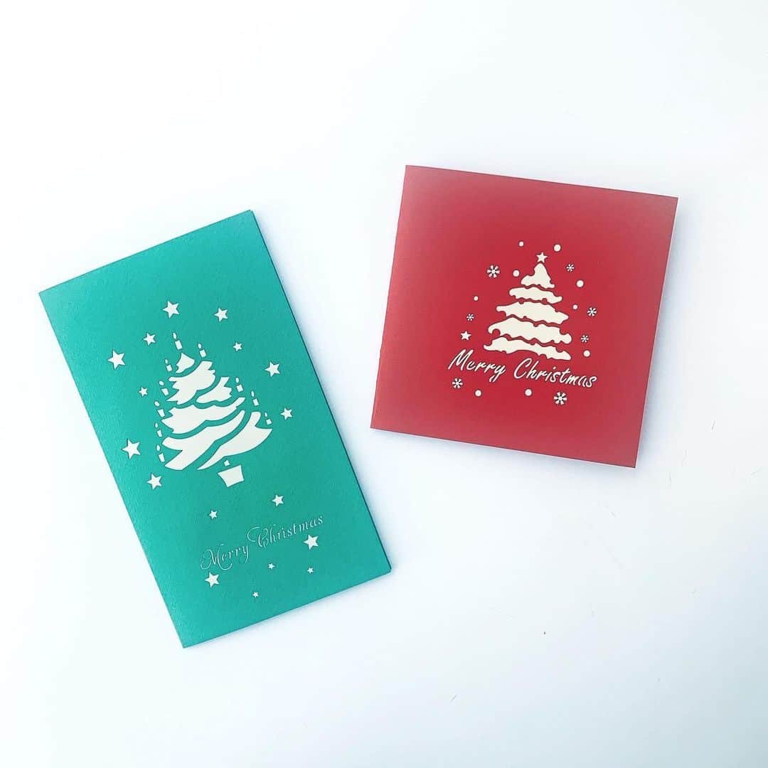 SPURさんのインスタグラム写真 - (SPURInstagram)「気づけば早いものでもう12月。銀座の鳩居堂には可愛いクリスマスカードがたくさん揃っていました。開くと大きなもみの木や雪だるまがどど〜んと登場します⛄🎄メールもいいですが、たまにはこんなカードで手紙を書くのも素敵ですね。（編集U）  #鳩居堂 #クリスマスカード #Christmas #ツリー #雪だるま #snowman #SPUR1月号 #SPUR #fashion #mode #follow #newin #2019 #spurjanuaryissue」12月5日 12時08分 - spurmagazine